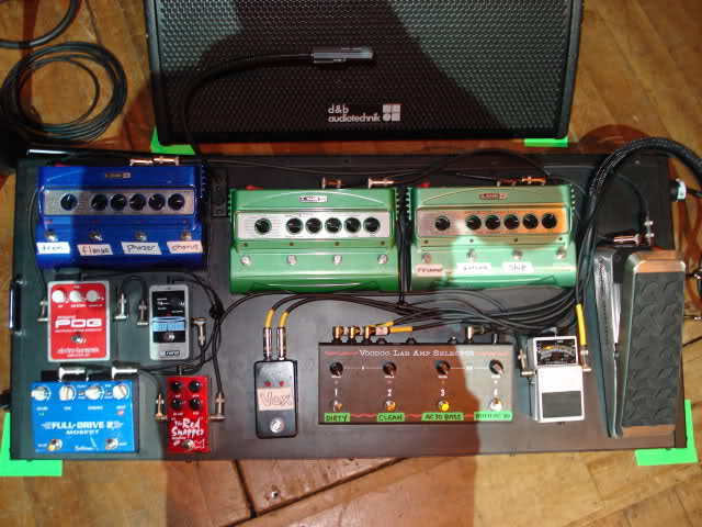 Without further ado I present Chris Shiflett's pedal board