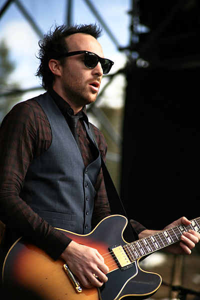 Jimmy Shaw of Metric