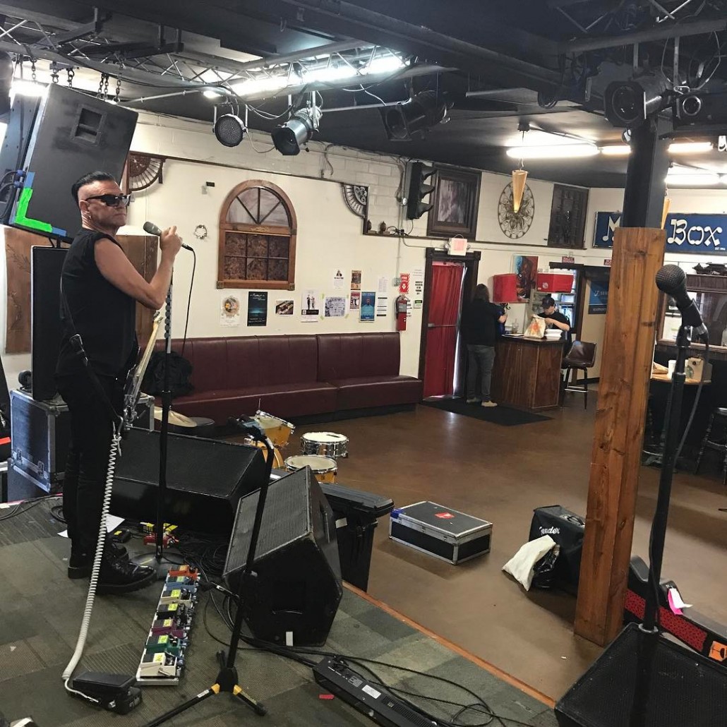 Daniel Ash - POPTONE Pedal Board - Effects Bay